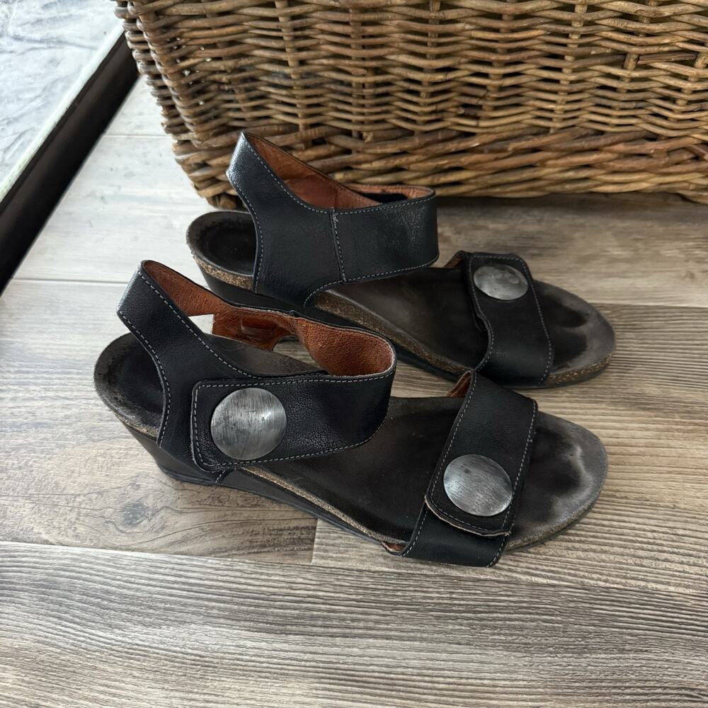 Taos Black Carousel Wedge Sandals with Silver Buttons Size 39 (Fits Like 8.5)